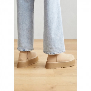 UGG Classic Dipper Sand